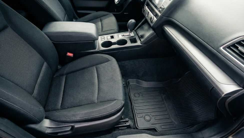 Fahrzeuginnenraum nach dem Detailing